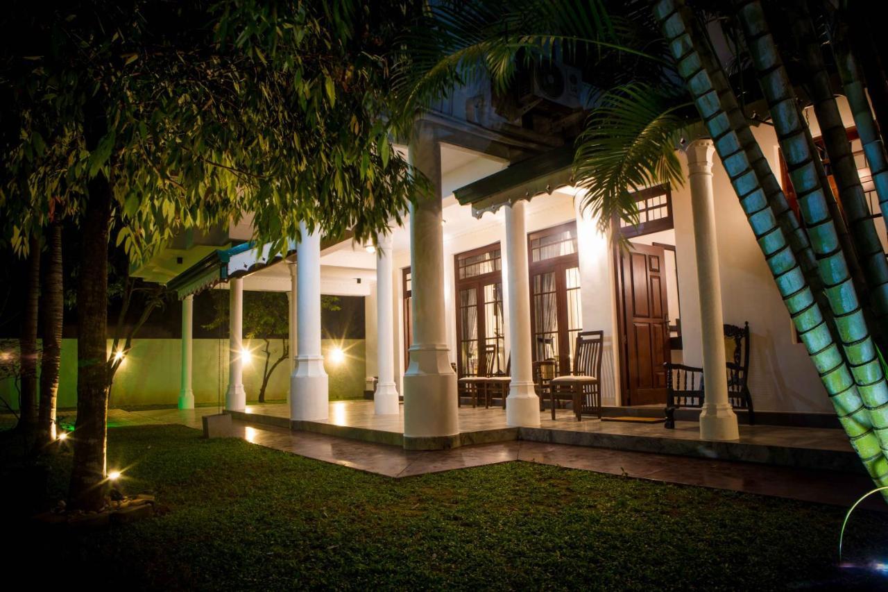Villa 406 Seeduwa Exterior photo